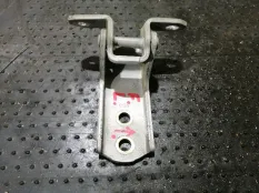 Петля двери Suzuki Grand Vitara 2009 6932065J00 TD44 F9QB, передняя левая