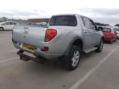 Развальный болт Mitsubishi L200 2006 MU000509 KB4T 4D56U