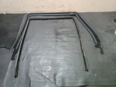 Уплотнитель стекла внутренний Land Rover Range Rover Sport 2005 EJN000040 L320 276DDT, задний правый