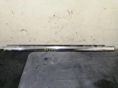 Молдинг на дверь Cadillac SRX 2006 25804696 2004 -2009 LH2, передний левый