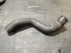 Патрубок воздушный Suzuki Grand Vitara 2009 1368567J00 TD44 F9QB