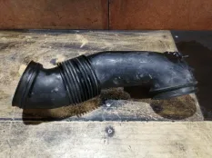 Патрубок воздушный Land Rover Range Rover 2003 PHD000360 L322 M62 B44