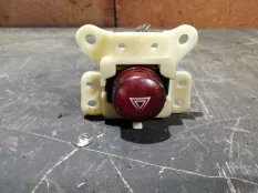 Кнопка аварийной остановки Mitsubishi L200 2006 8606A012 KB4T 4D56U