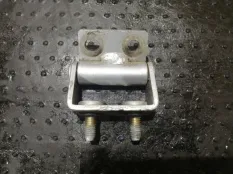 Петля багажника Mitsubishi Challenger 2006 MB927605 K96 6G72, левая