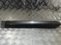 Молдинг на дверь Nissan Armada 2004 828707S000 TA60 VK56DE, задний правый