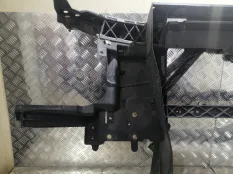 Рамка радиатора Nissan Armada 2004 625007S025 TA60 VK56DE