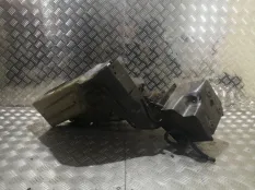 Лонжерон Nissan Armada 2004 641007S030 TA60 VK56DE, передний правый