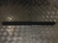 Уплотнитель стекла внутренний Mitsubishi L200 2006 MN117612 KB4T 4D56U, передний правый