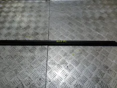 Уплотнитель стекла внутренний Mitsubishi L200 2006 MN117611 KB4T 4D56U, передний левый