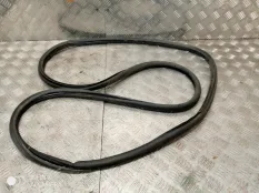 Уплотнитель двери Volkswagen TOUAREG 2007 7L0839911E 7L6 BKS, задний правый