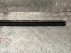 Молдинг на дверь Land Rover Range Rover 2003 CGE000810 L322 M57D30, задний левый