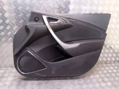 Обшивка двери Opel Astra J 2010 13321406 P10 A16XER, передняя правая