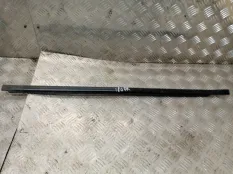 Молдинг на дверь Mitsubishi Pajero Sport 2005 MN182426 K94 4D56, передний правый