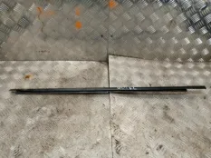 Молдинг на дверь Mitsubishi Pajero Sport 2006 MN182425 K94 4D56, передний левый