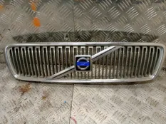 Решетка радиатора Volvo V70 09190386