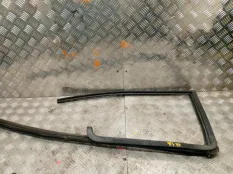 Уплотнитель двери Nissan Navara 2006 82330EB320 D40 YD25DDTI, задний правый