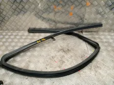 Уплотнитель двери Nissan Navara 2006 80330EB300 D40 YD25DDTI, передний правый