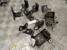 Петля двери Land Rover Range Rover 2008 L322 368DT