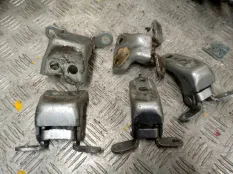 Петля двери Mitsubishi Pajero Sport 2004 K94W 4D56