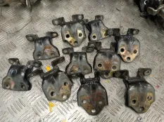 Петля двери Mitsubishi Pajero Sport 2002 K96 6G72