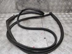 Уплотнитель двери Toyota RAV4 2010 6786242070 XA30 2AD-FTV, передний правый