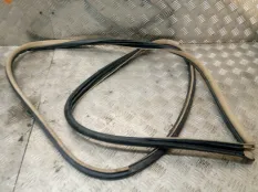 Уплотнитель двери Toyota Land Cruiser Prado 2003 6231160100B0 J120 1KD-FTV, передний правый