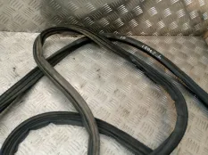 Уплотнитель двери Toyota Land Cruiser Prado 2004 6787260100 J120 1KD-FTV, задний левый
