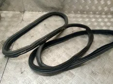 Уплотнитель двери Land Rover Range Rover Sport 2006 CFE000771 L320 428PS, передний левый