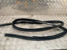 Уплотнитель двери Land Rover Range Rover 2013 L405 448DT, передний левый