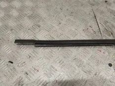 Молдинг на дверь Mitsubishi Pajero Sport 2005 MN182426 K94 4D56, передний правый