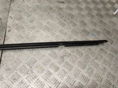 Молдинг на дверь Mitsubishi Pajero Sport 2005 MR237969 K94 4D56, задний левый