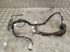 Проводка Toyota RAV4 8215142A10, передняя правая