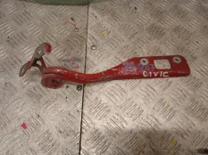 Петля капота Honda Civic 2007 60170SMGE00ZZ 5D R18A2, передняя левая
