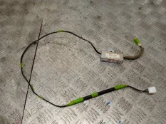 Антенна Lexus RX400H 2005 8630048190 MHU38R 3MZ-FE