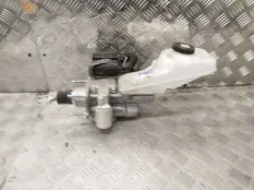 Главный тормозной цилиндр Toyota C-HR 2022 4721010440 ZYX11R-AHXGBW 2ZR-FXE