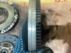 Маховик Nissan Juke 2012 123101KA0A YF15 HR16DE