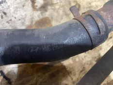 Патрубок системы охлаждения Kia Sportage 2009 2562027451 JE D4EA