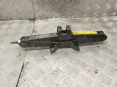 Домкрат Toyota Auris 2009 0911105031 ZRE152 2ZR-FAE