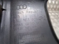 Крышка двигателя декоративная AUDI Q5 2010 03L103925 8RB CAHA
