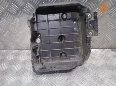 Площадка под АКБ Toyota C-HR 2022 7440402800 ZYX11R-AHXGBW 2ZR-FXE