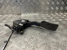 Педаль газа Nissan Juke 2012 180021HM0B YF15 HR16DE