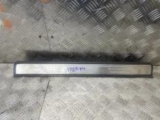 Накладка на порог Honda CR-V 2013 84202SWAA012M1 RM4 N22B4, передняя правая