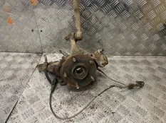 Ступица Toyota Auris 2009 4321102171 ZRE152 2ZR-FAE, передняя правая