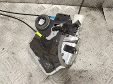Замок двери Toyota C-HR 2022 69060F4020 ZYX11R-AHXGBW 2ZR-FXE, задний левый