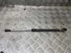 Амортизатор багажника Suzuki Grand Vitara 2005 8185165D00 TD44 G16B