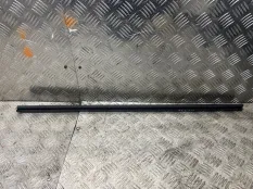 Молдинг на дверь Hyundai ix35 2012 822202S000 LM D4FD, передний правый