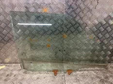 Стекло двери Nissan Juke 2012 803001KK0A YF15 HR16DE, переднее правое