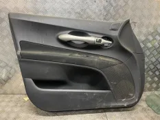 Обшивка двери Toyota Auris 2009 6762002D70B0 ZRE152 2ZR-FAE, передняя левая