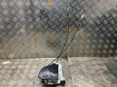 Замок двери Toyota Auris 2009 6904002230 ZRE152 2ZR-FAE, передний левый