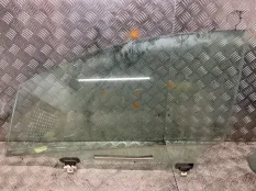 Стекло двери Toyota Auris 2009 6810202230 ZRE152 2ZR-FAE, переднее левое